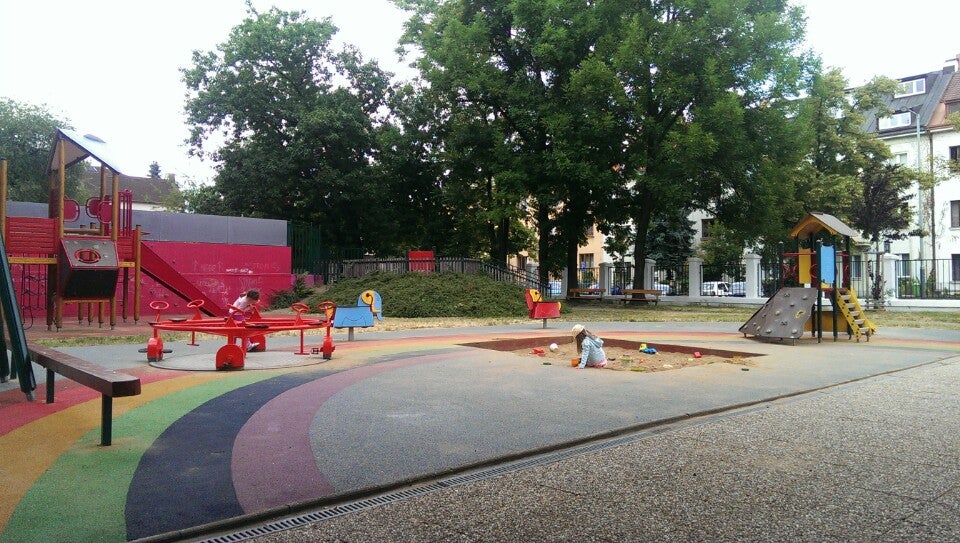 Veřejné dětské hřiště - photo 5 showing the facility