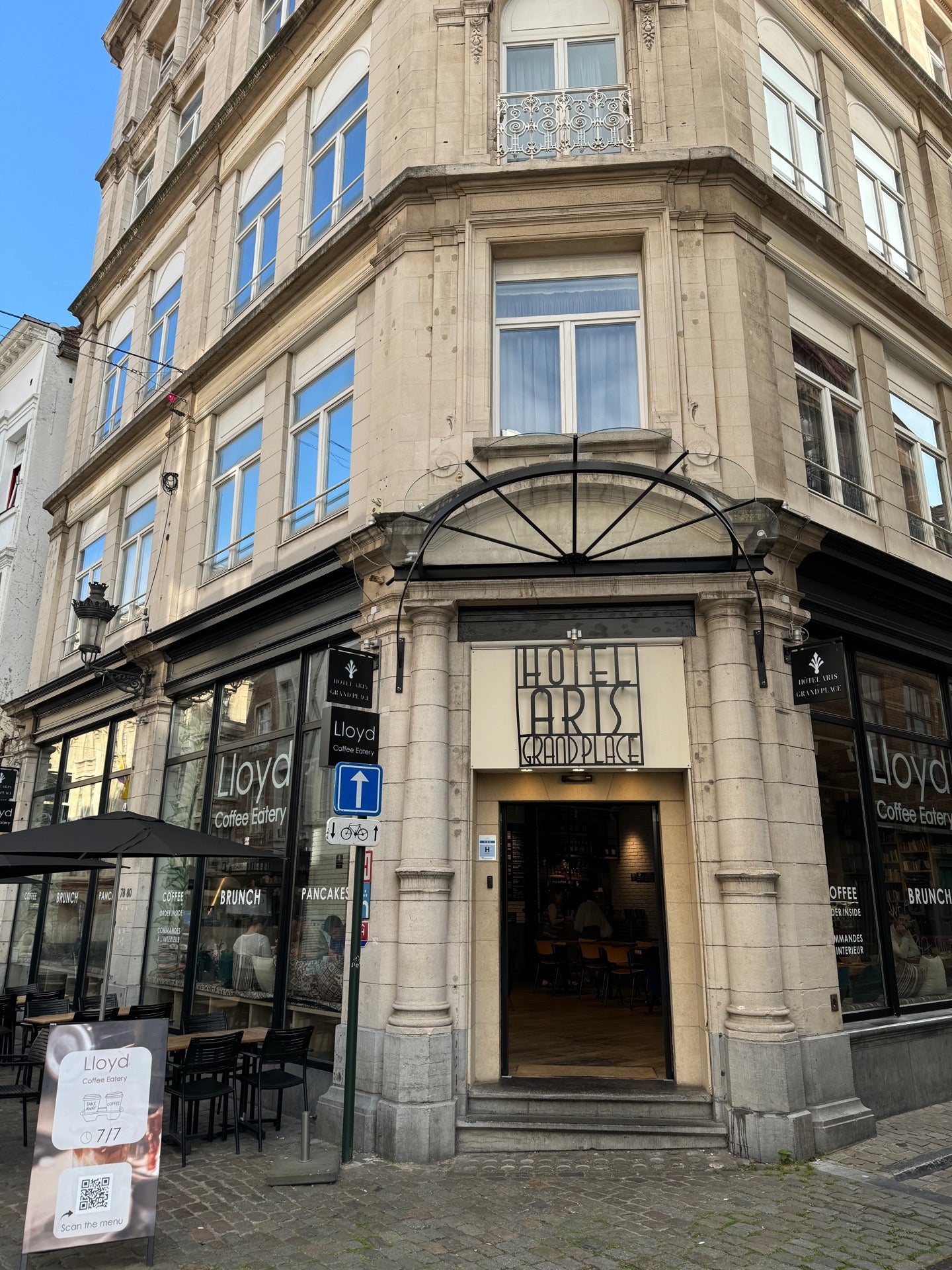 Lloyd Coffee Eatery - Brussels restaurant
