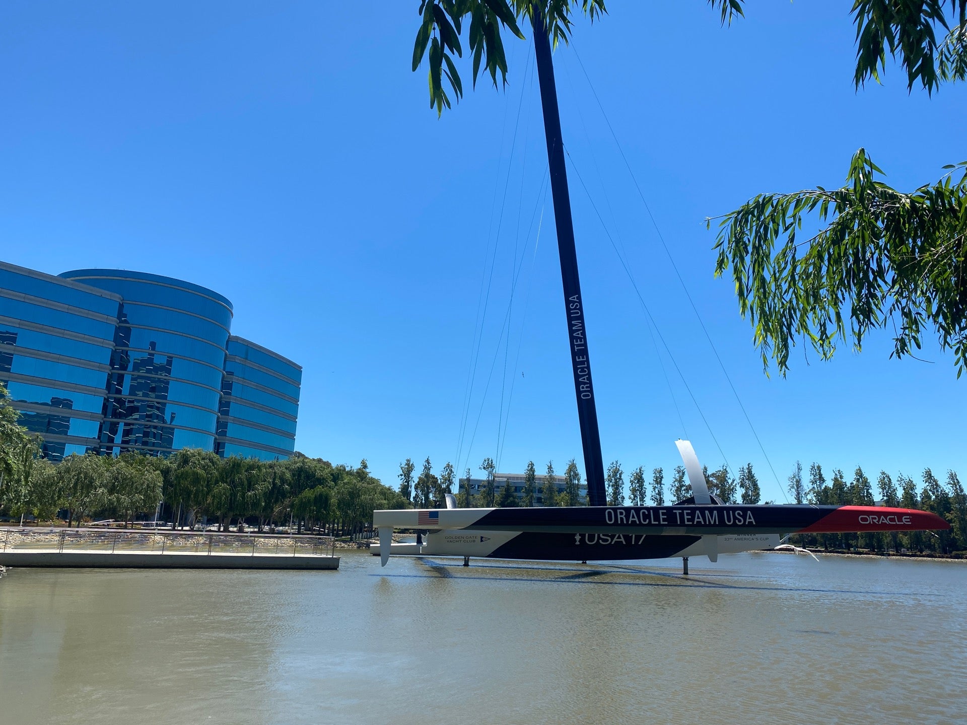 Oracle 500 Building Logo