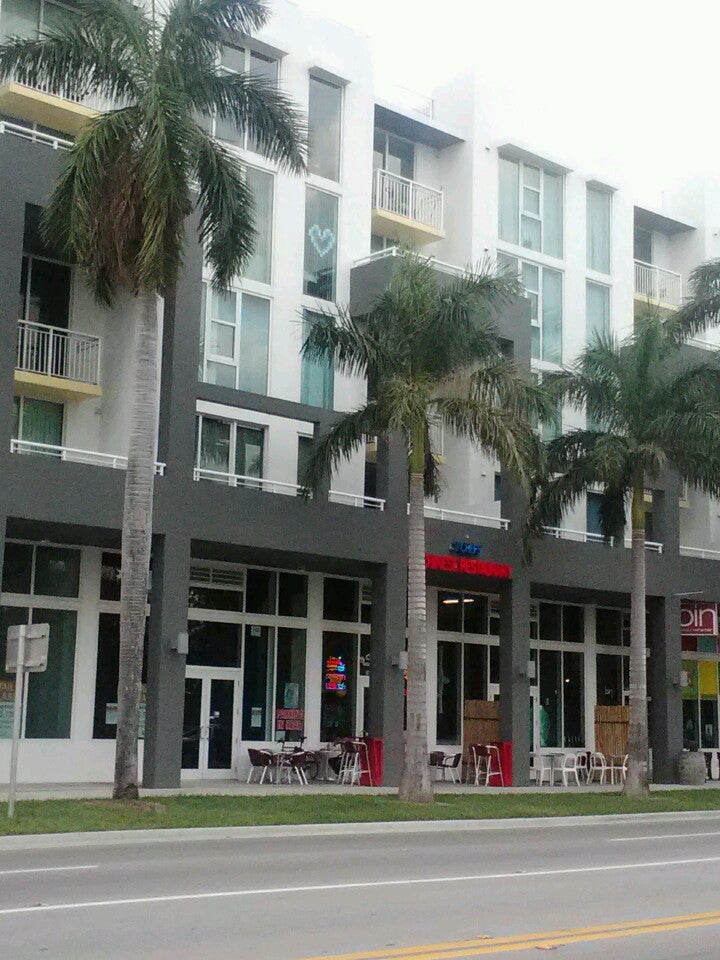 3 Chefs Chinese & Vietnamese Food restaurant in Miami