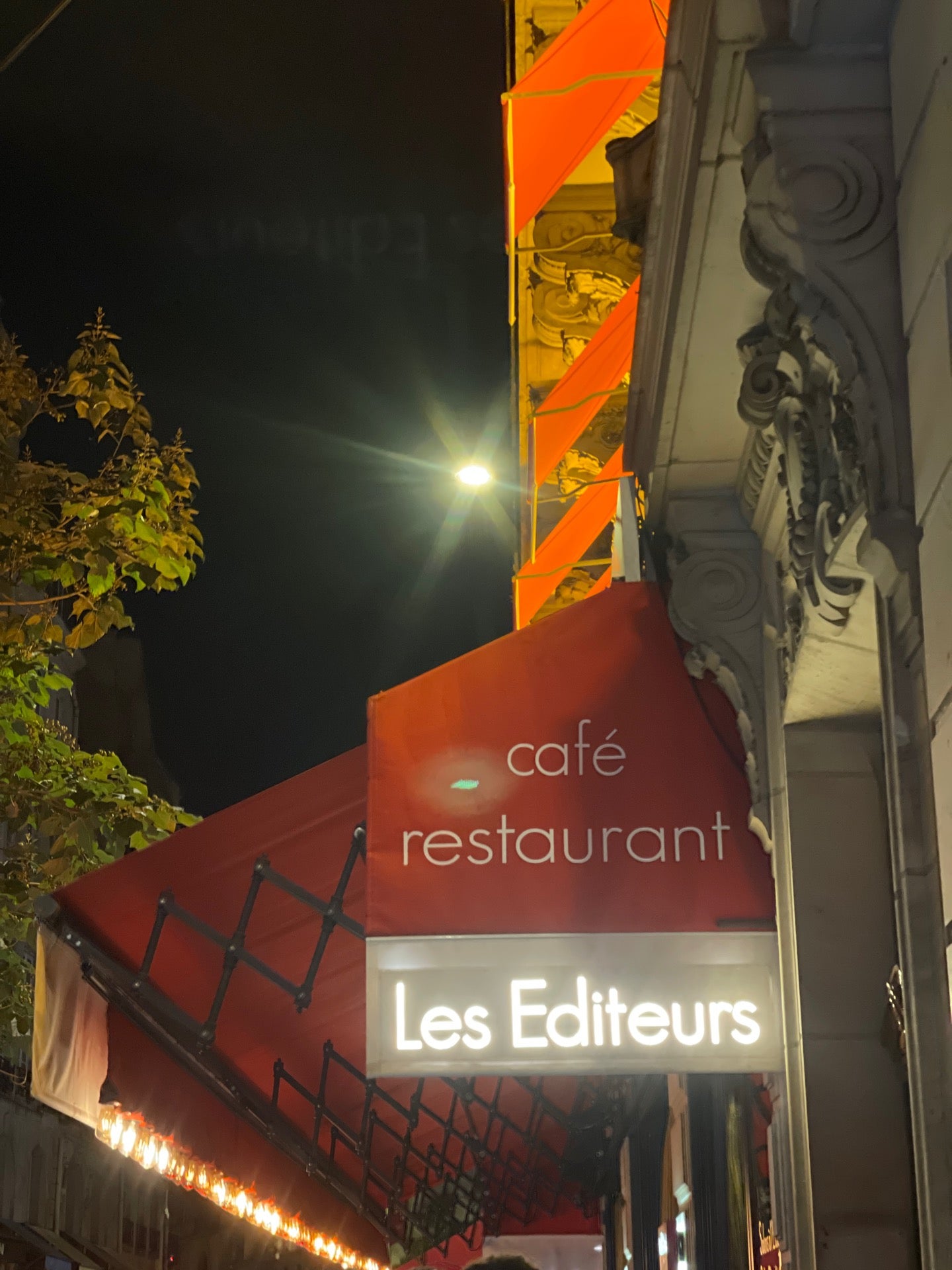 Les Éditeurs - Paris cafe