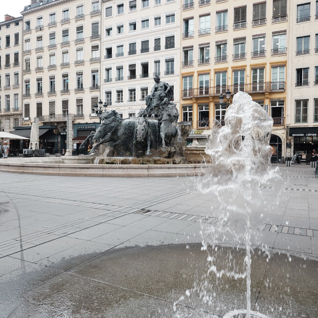 Place des Terreaux - Lyon cafe