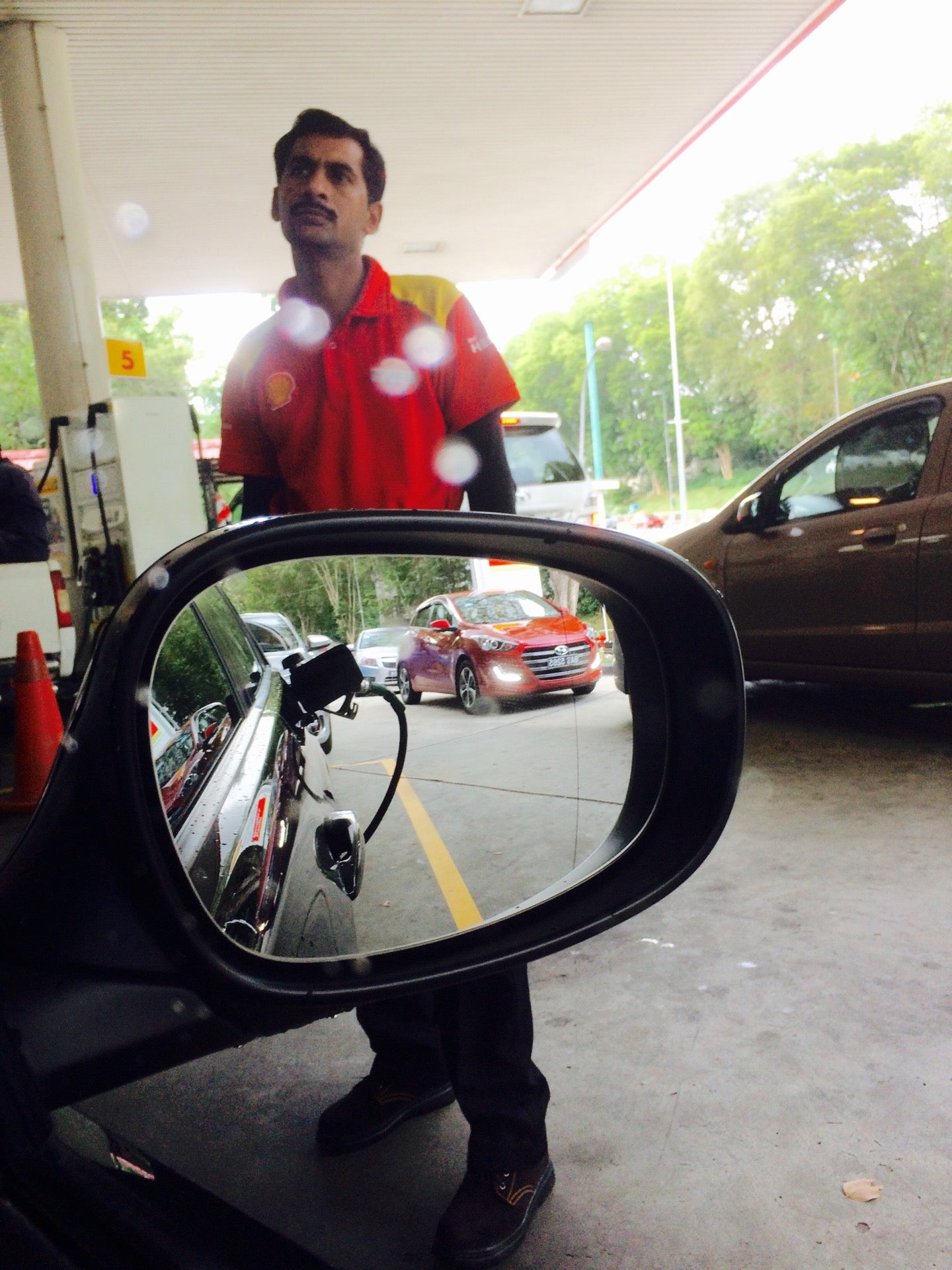 Tumasek Petrol Station Logo