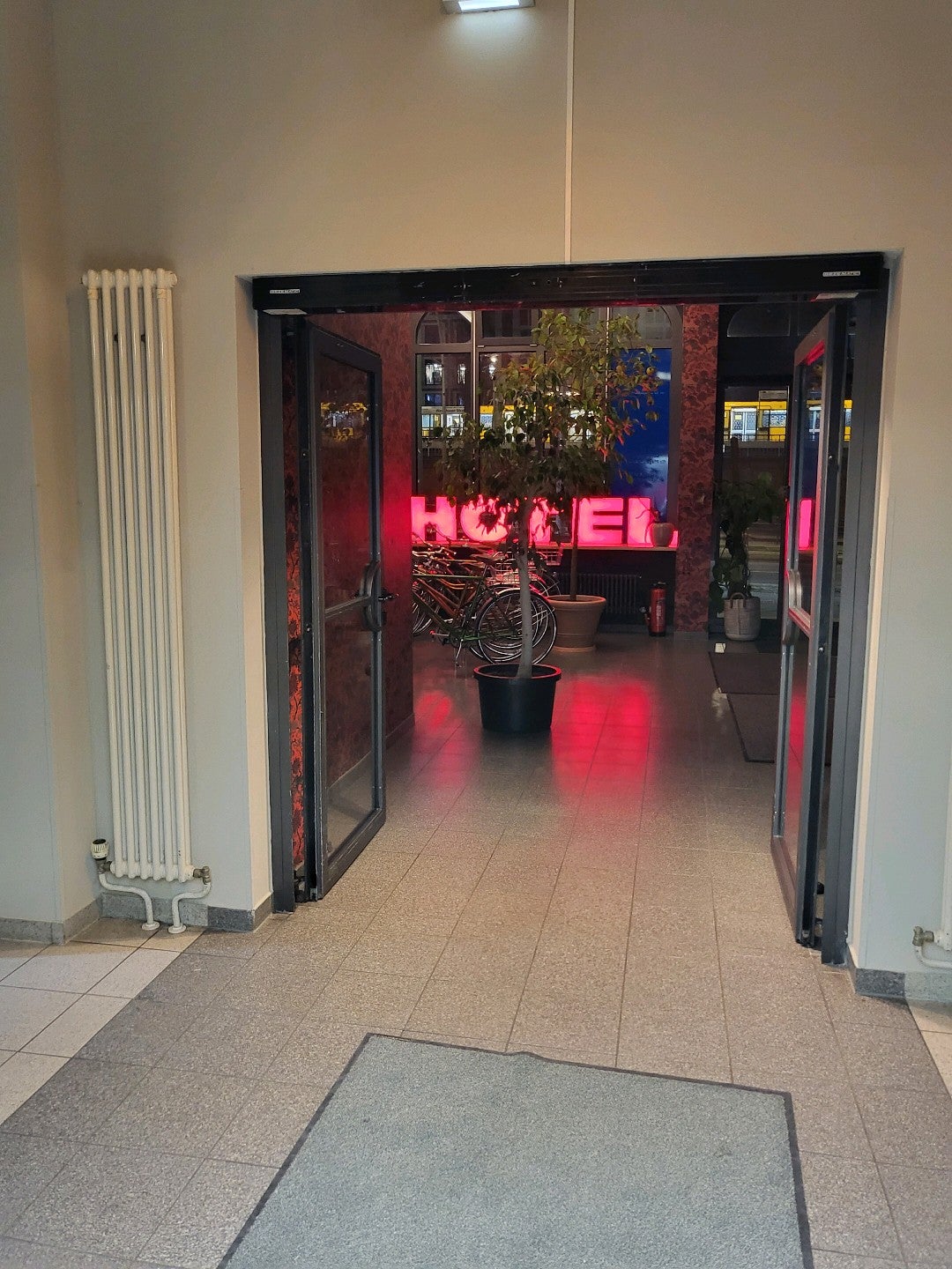 Michelberger Bar - Berlin cafe