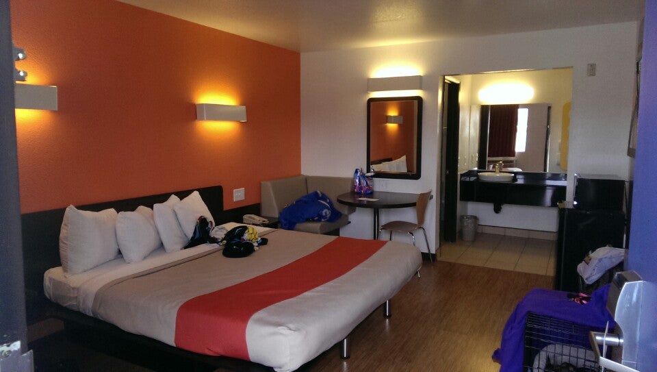 Motel 6