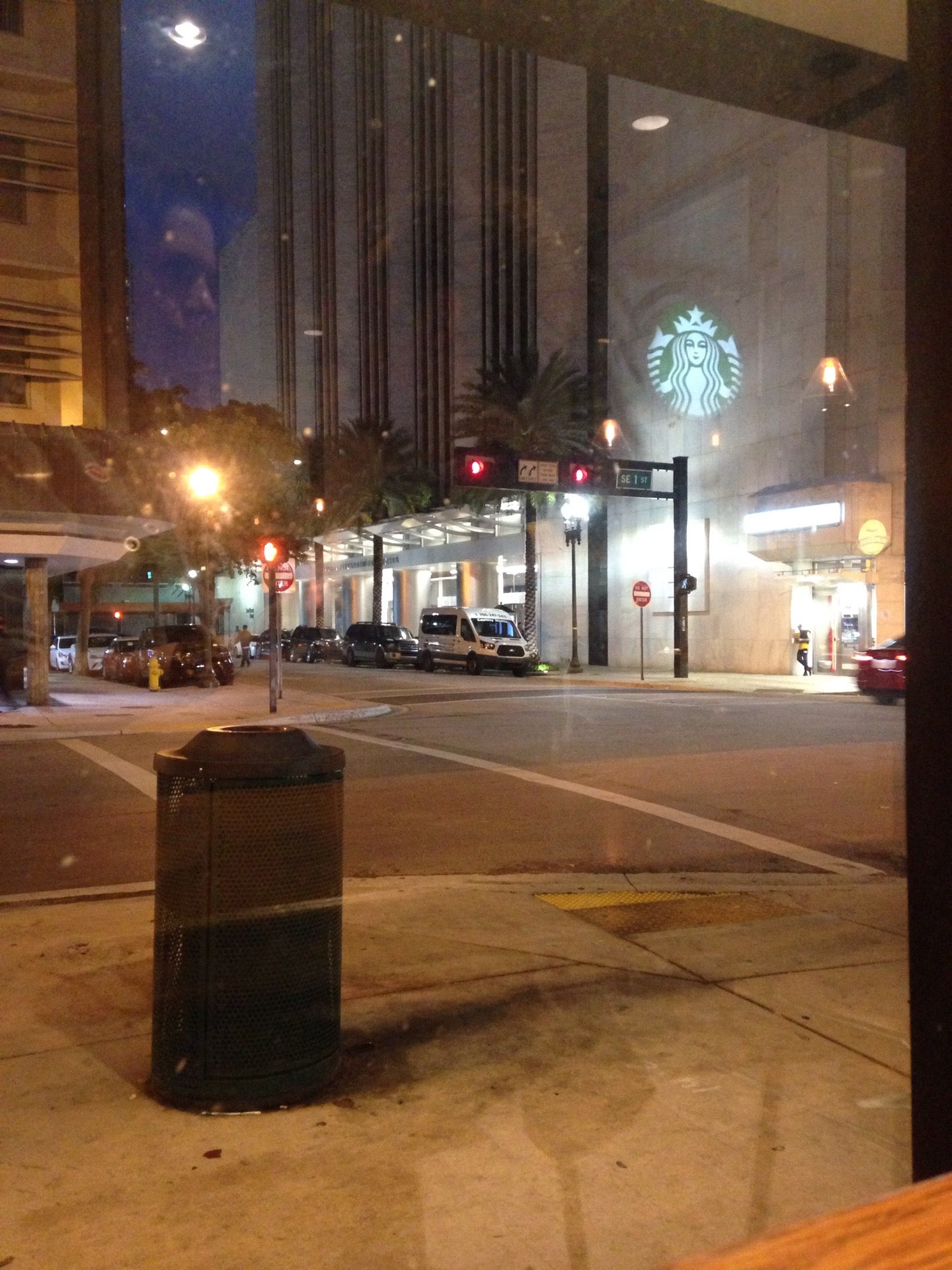 Starbucks, a restaurant in Miami