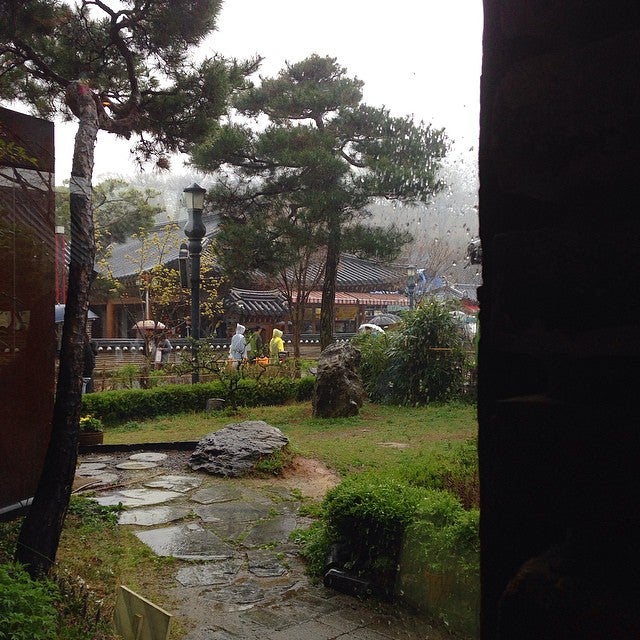 이름없는카페 Logo