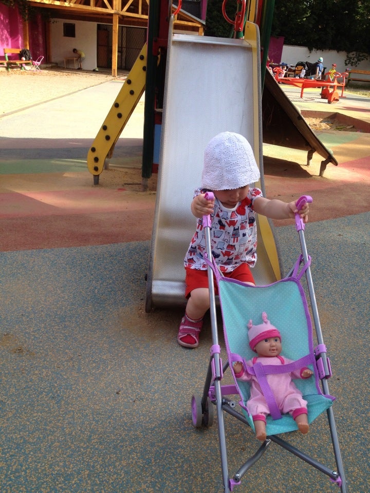 Veřejné dětské hřiště - photo 3 showing the facility