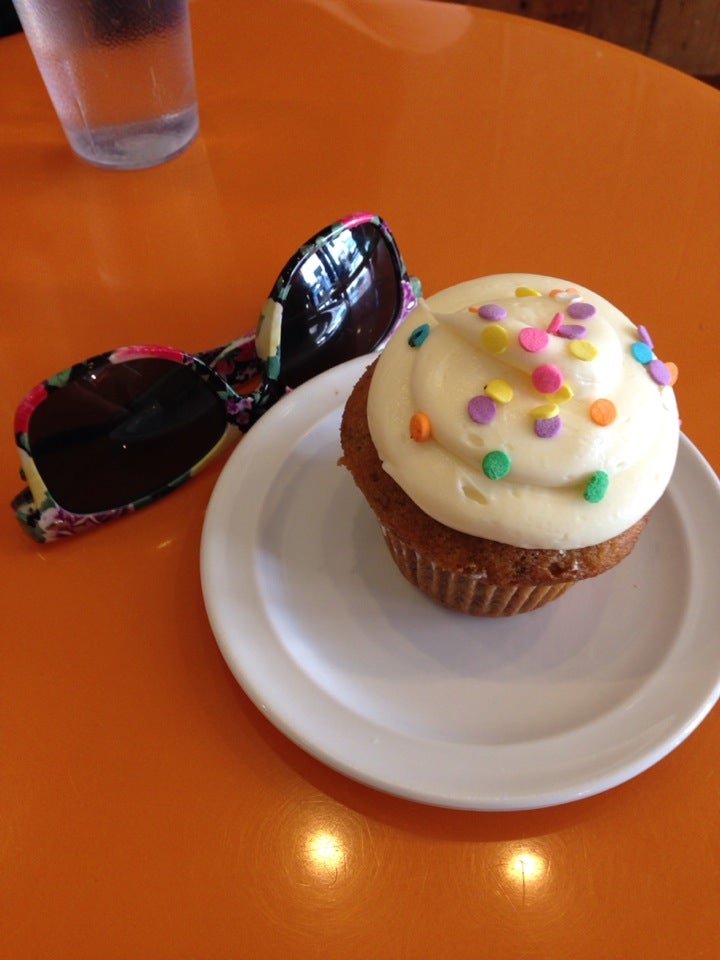 Molly's Cupcakes 2536 N Clark St Chicago