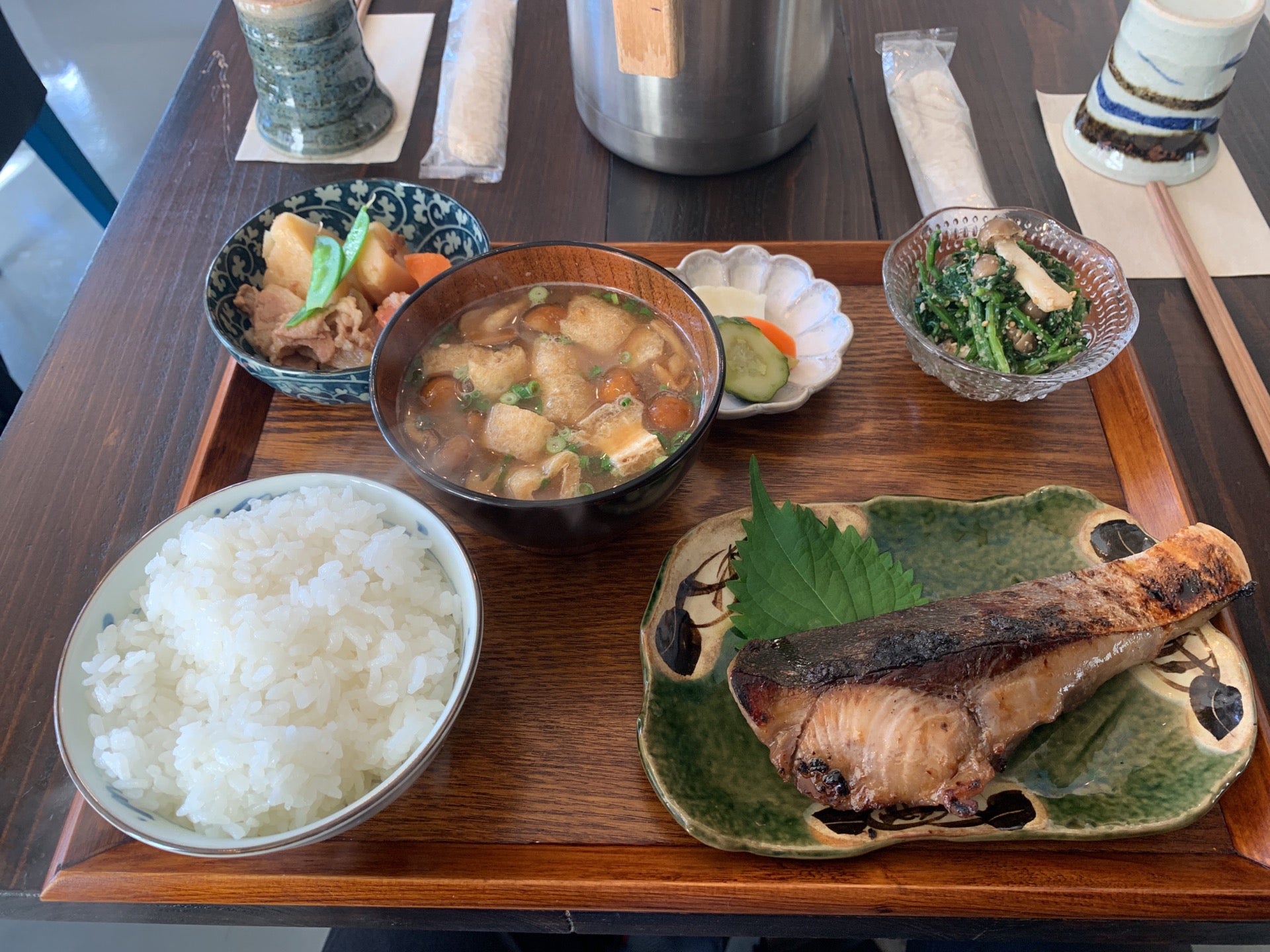 サンカク窓 Logo