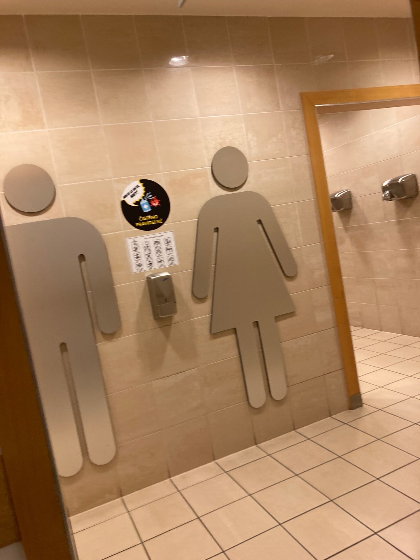 Veřejné WC - Veselská 663 - photo 1 showing the facility