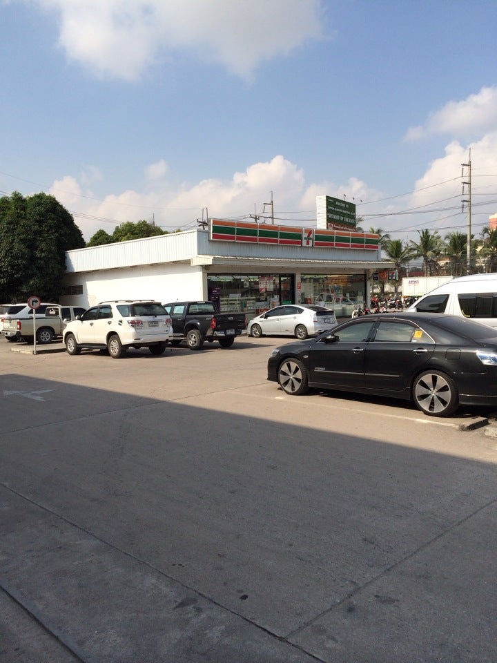 7-Eleven (เซเว่น อีเลฟเว่น)