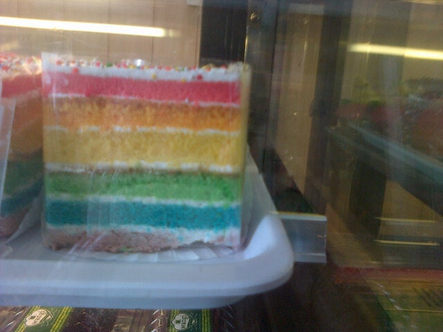 Wangi Bakery And Cake Logo