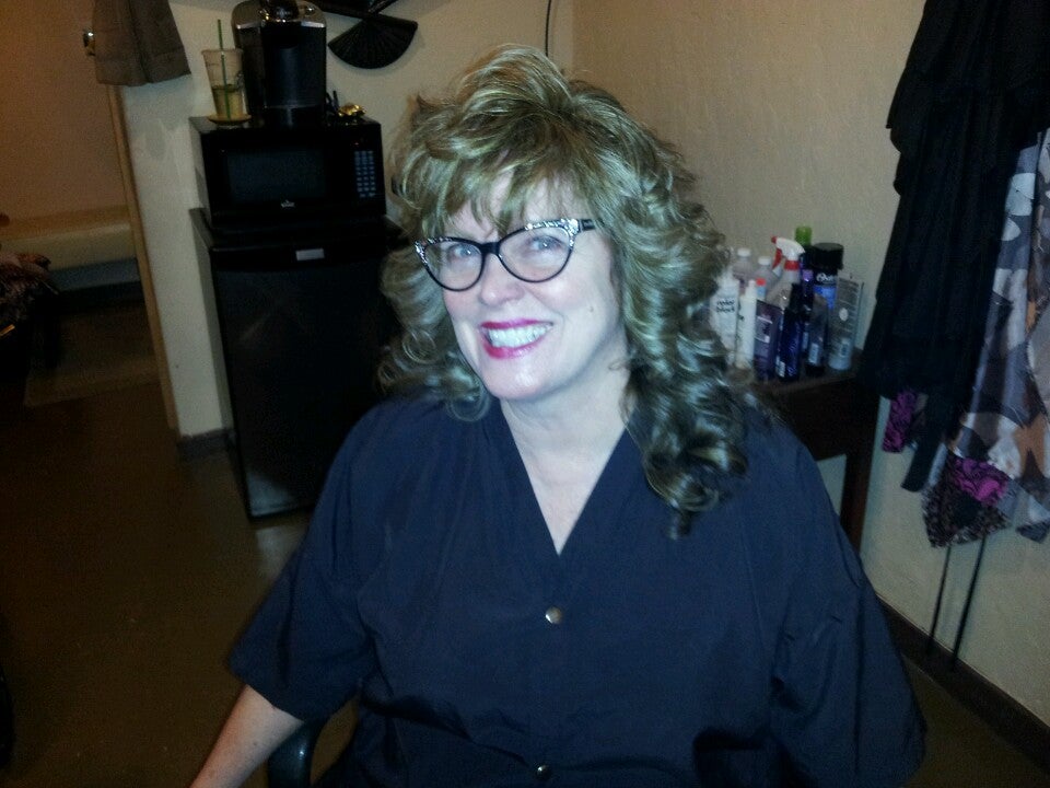 Sandiye'S L Street Shoe Shine