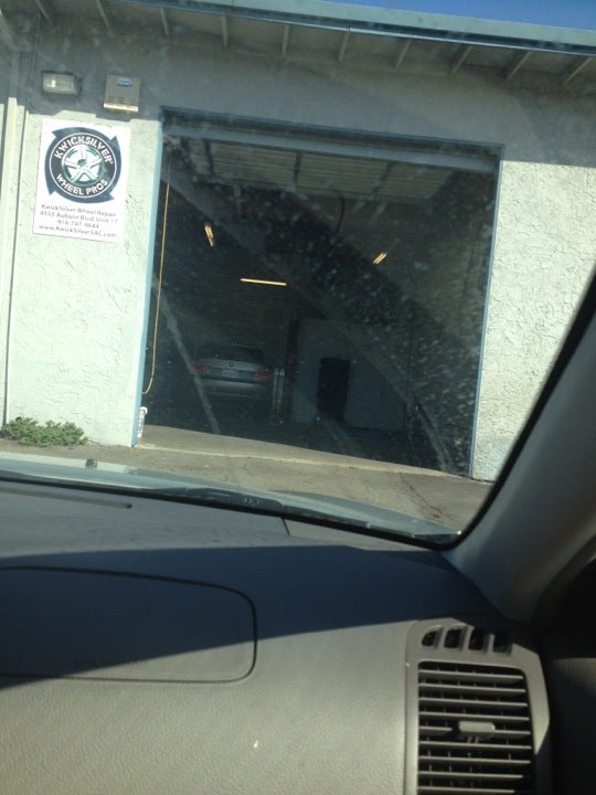 Kwicksilver Wheel Repair Pros Logo