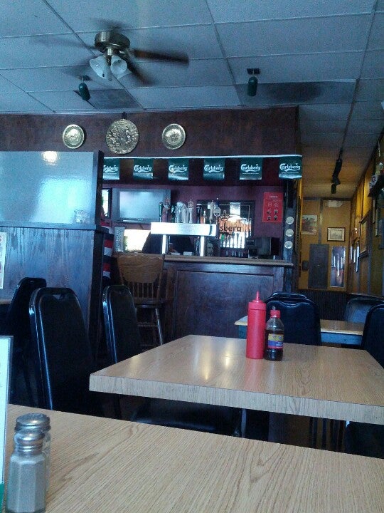 Rose and Crown restaurant in Newhall