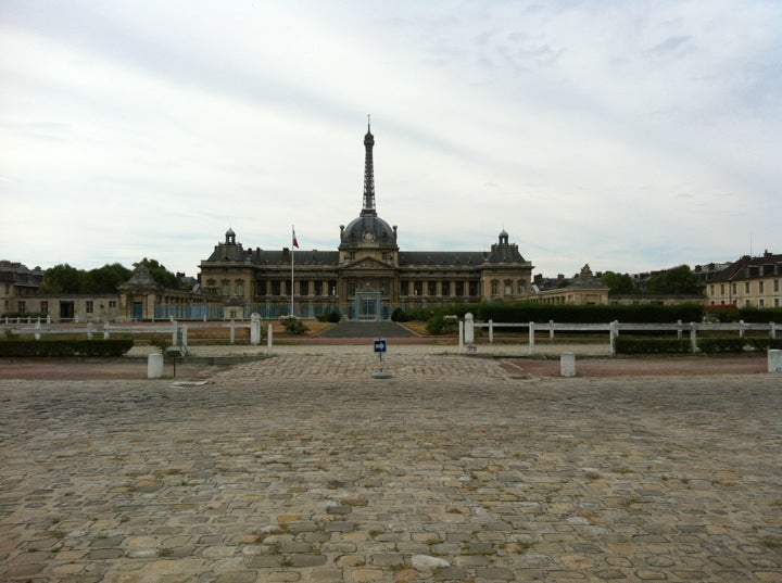 École Militaire Avenue de la MottePicquet Paris