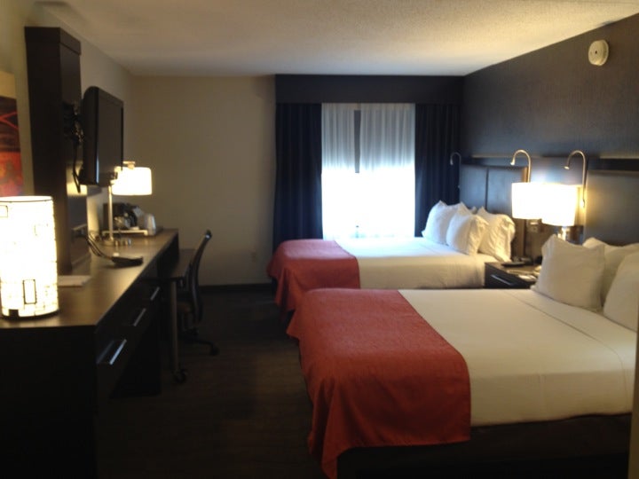 Holiday Inn Express & Suites Boston - Cambridge