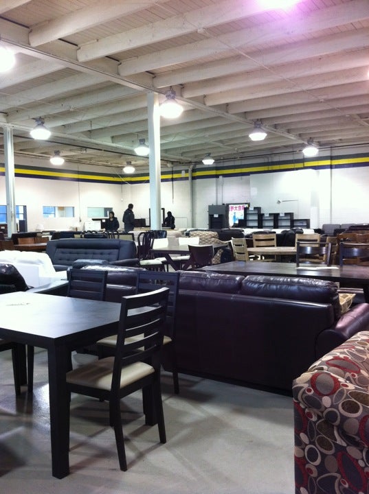 4-Day Furniture Liquidators Logo