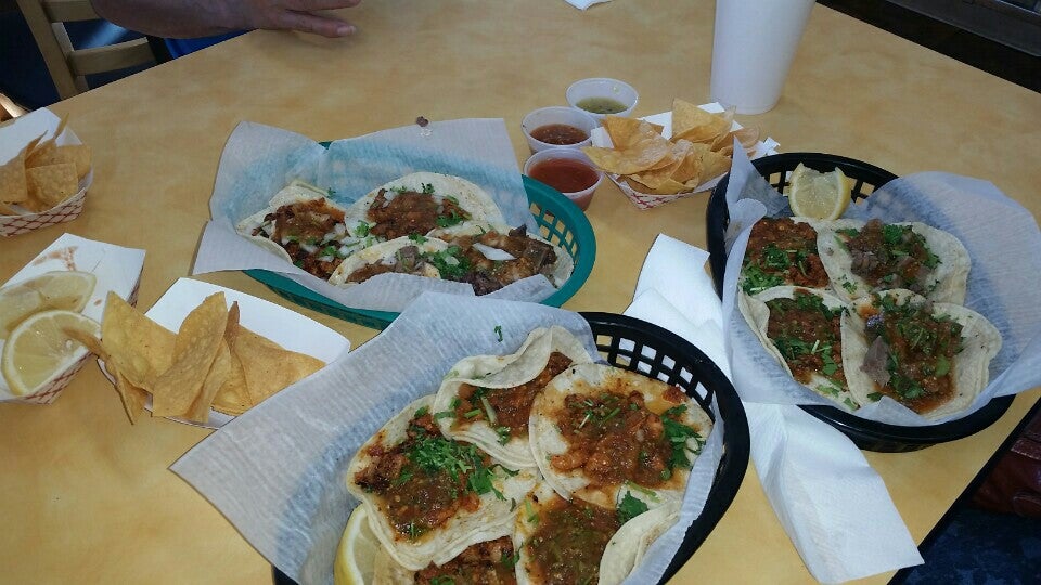 Taqueria Caporales
