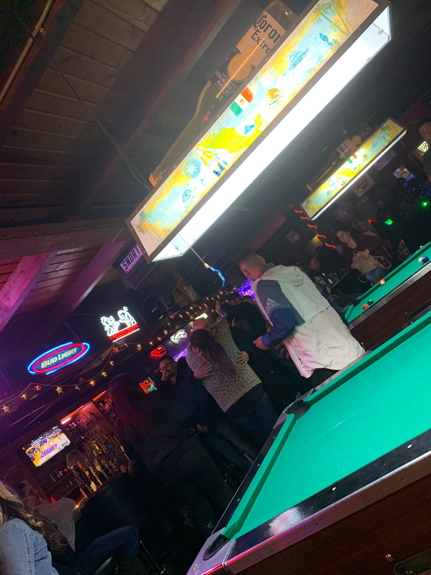 DJ's Pub