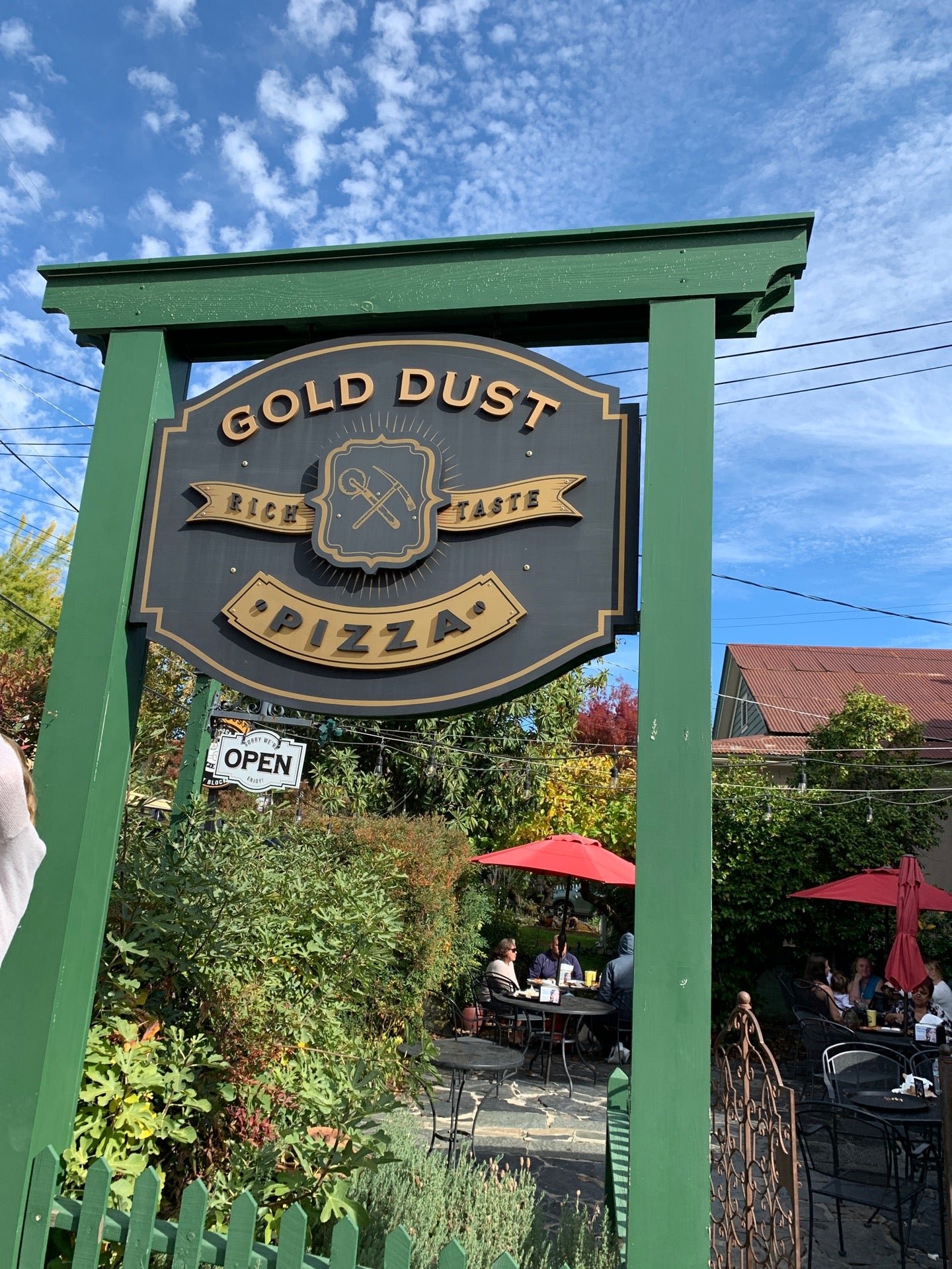 Gold Dust Pizza