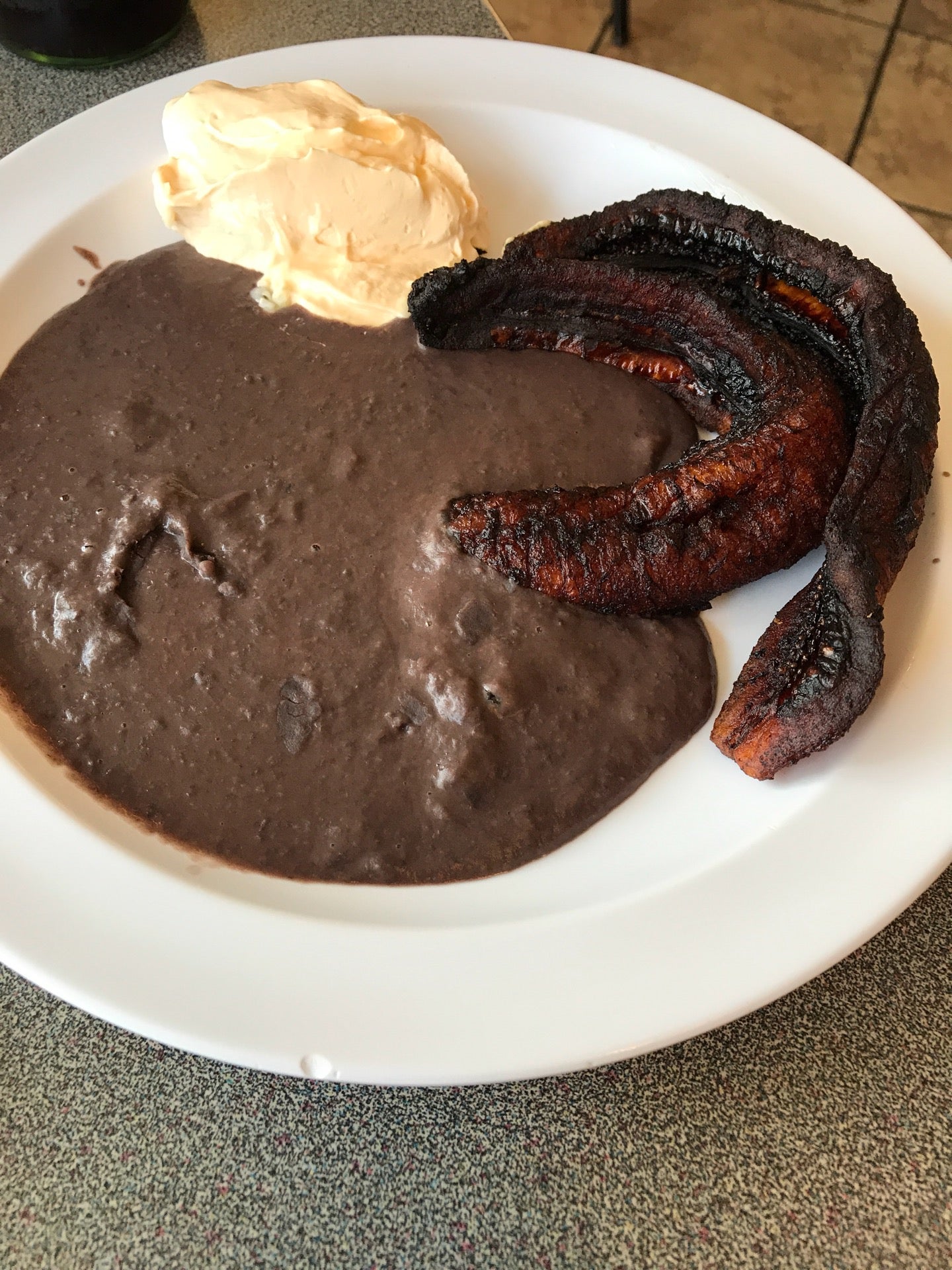 Las Palmas Pupuseria Y Taqueria