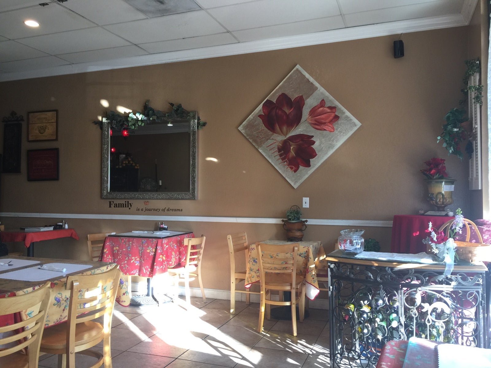 Layla's Bistro
