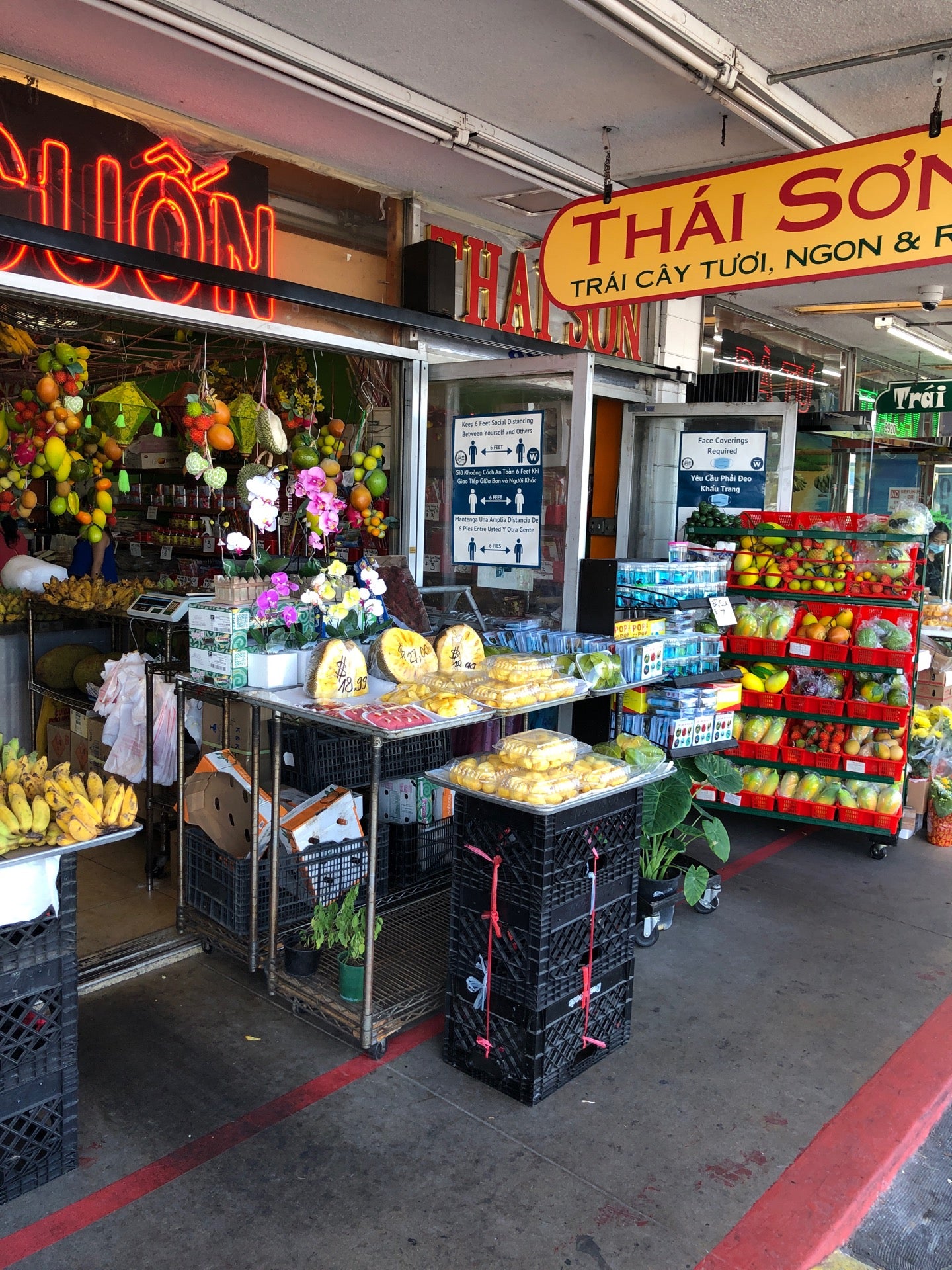 Thai Son Fresh Fruits