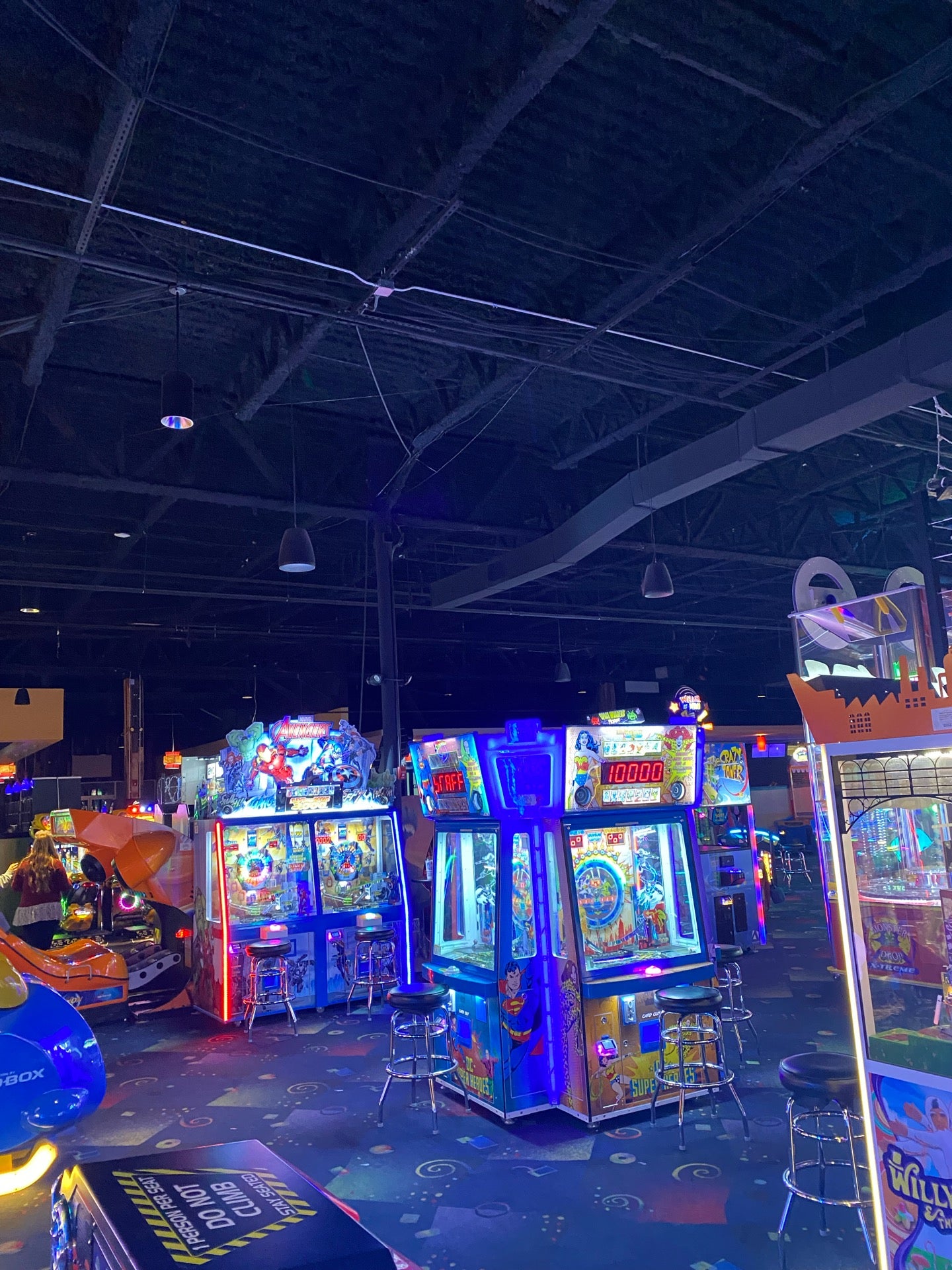 Stars and Strikes Family Entertainment Center