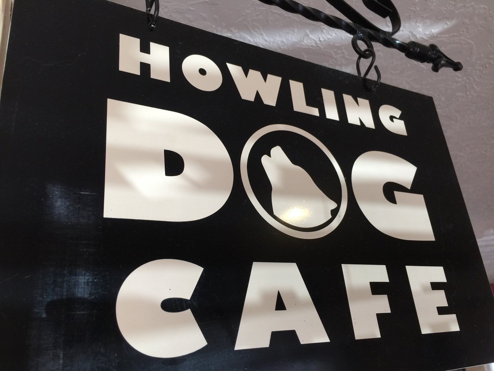 Howling Dog Cafe