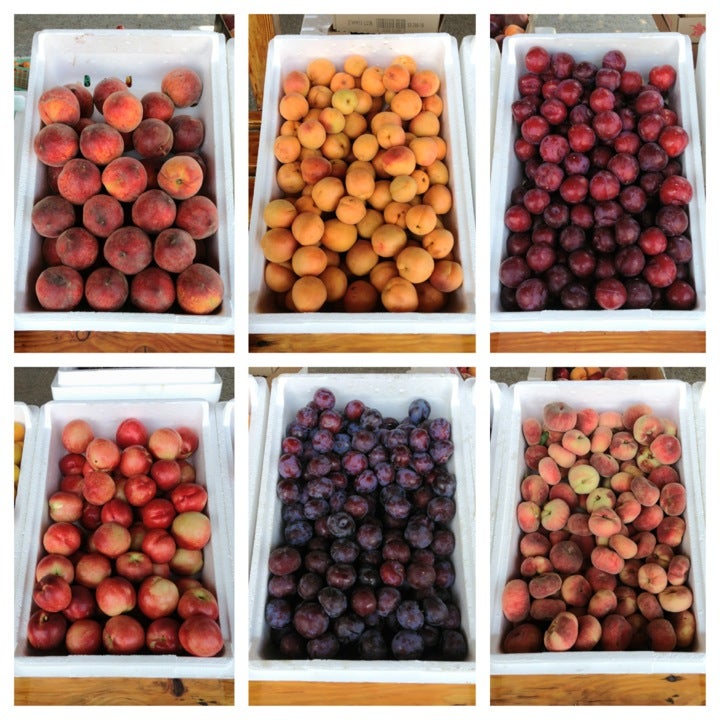 Reviea's Country Fresh Fruit