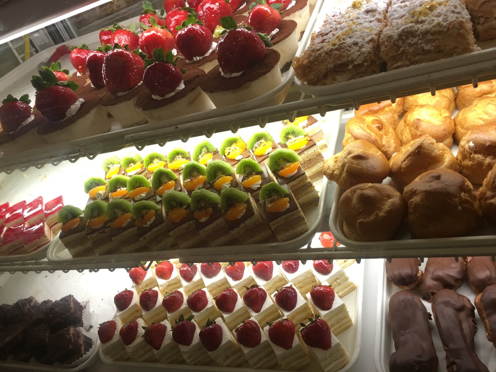 Assal Pastry