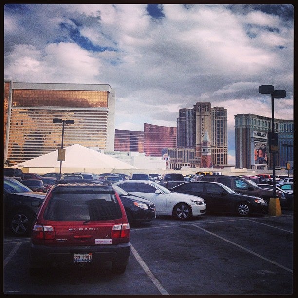 Parking garage for taking pictures of car? r/vegaslocals