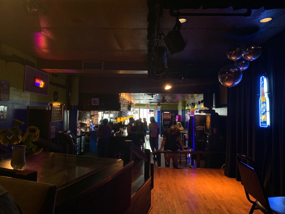 Shaker's on Clark Photos GayCities Chicago