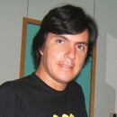 Roger Olmos
